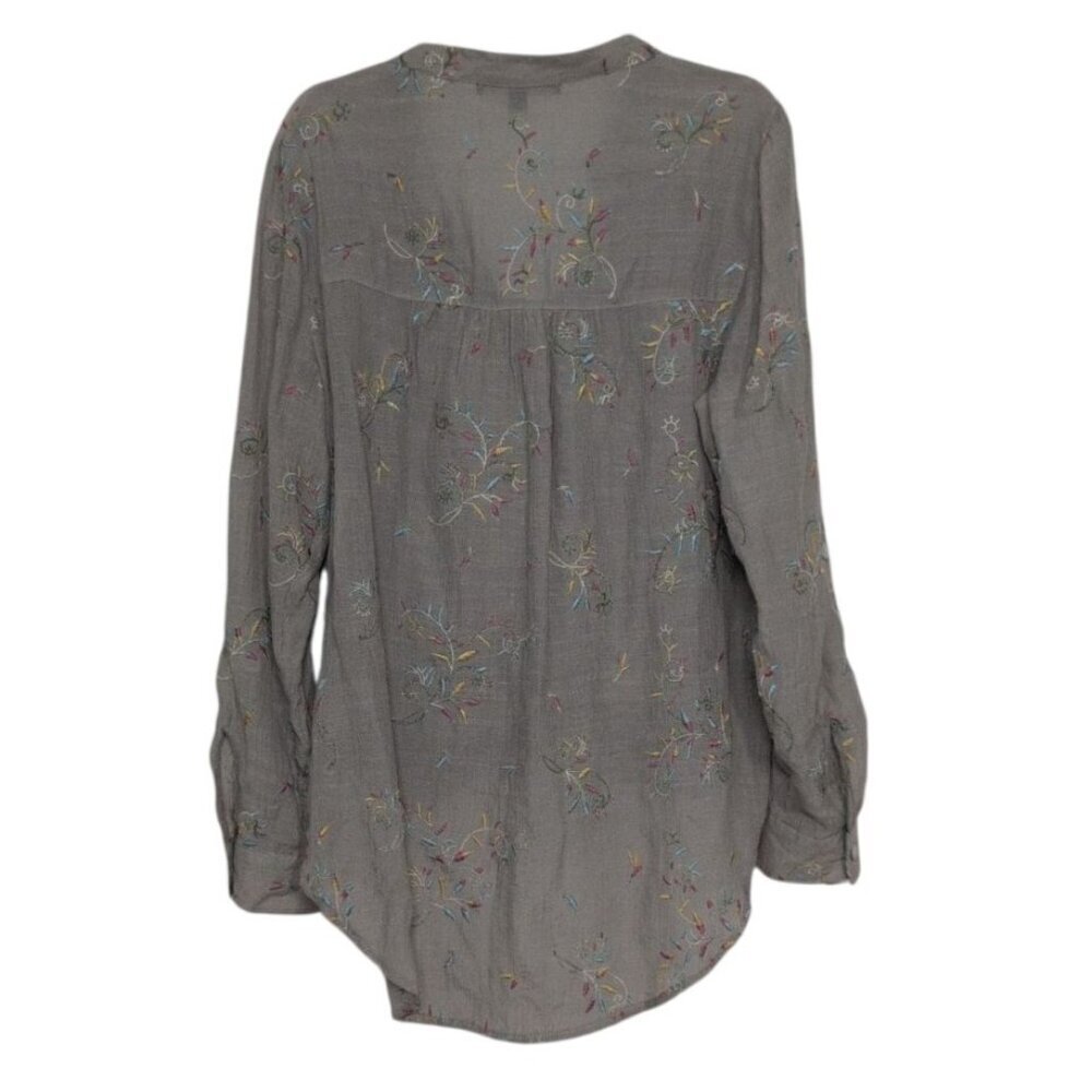 Olive Hill Embroidered Floral Shirt Womens Size Medium Green Roll Tab Sleeves - Picture 10 of 10